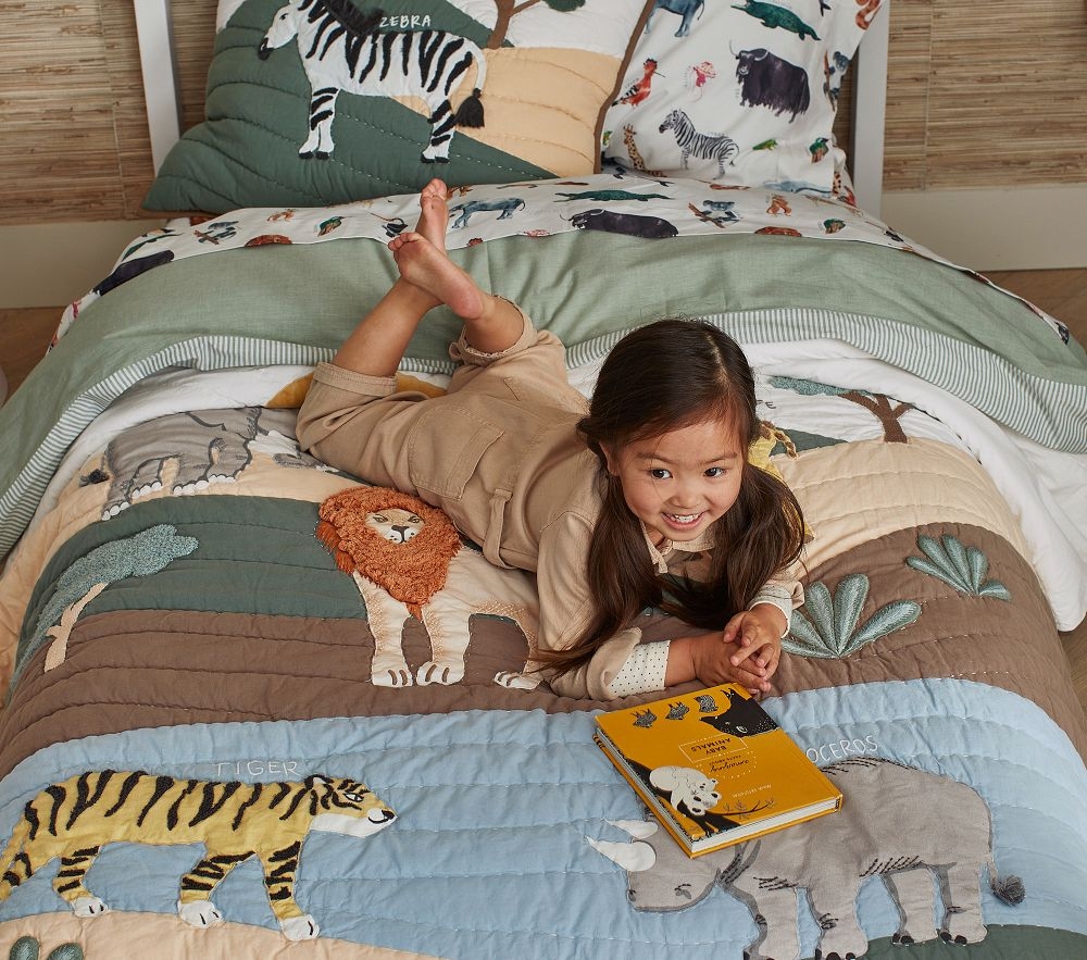Kids safari bedding top